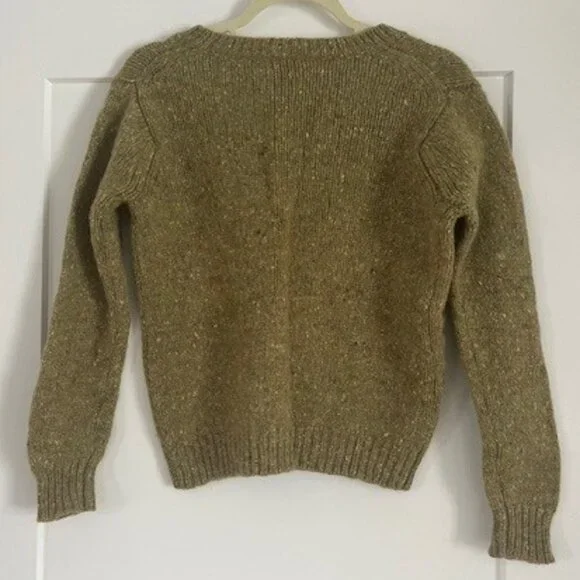 Perfect Condition! Ann Taylor 100% wool V-neck sweater, XS - Picture 2 of 7